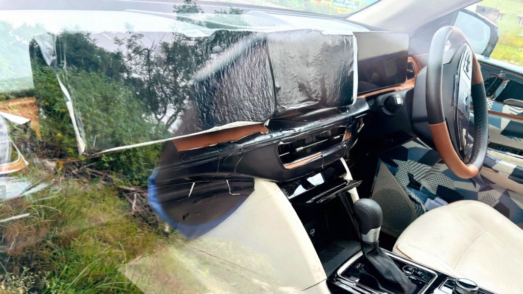 Mahindra XUV 7XO launch date