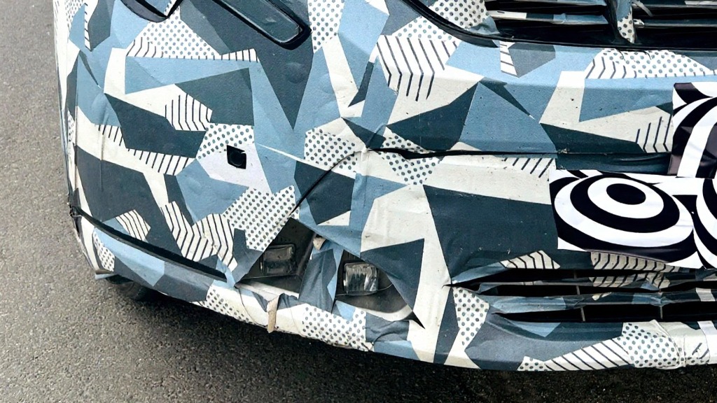 Mahindra XUV 7XO spy images